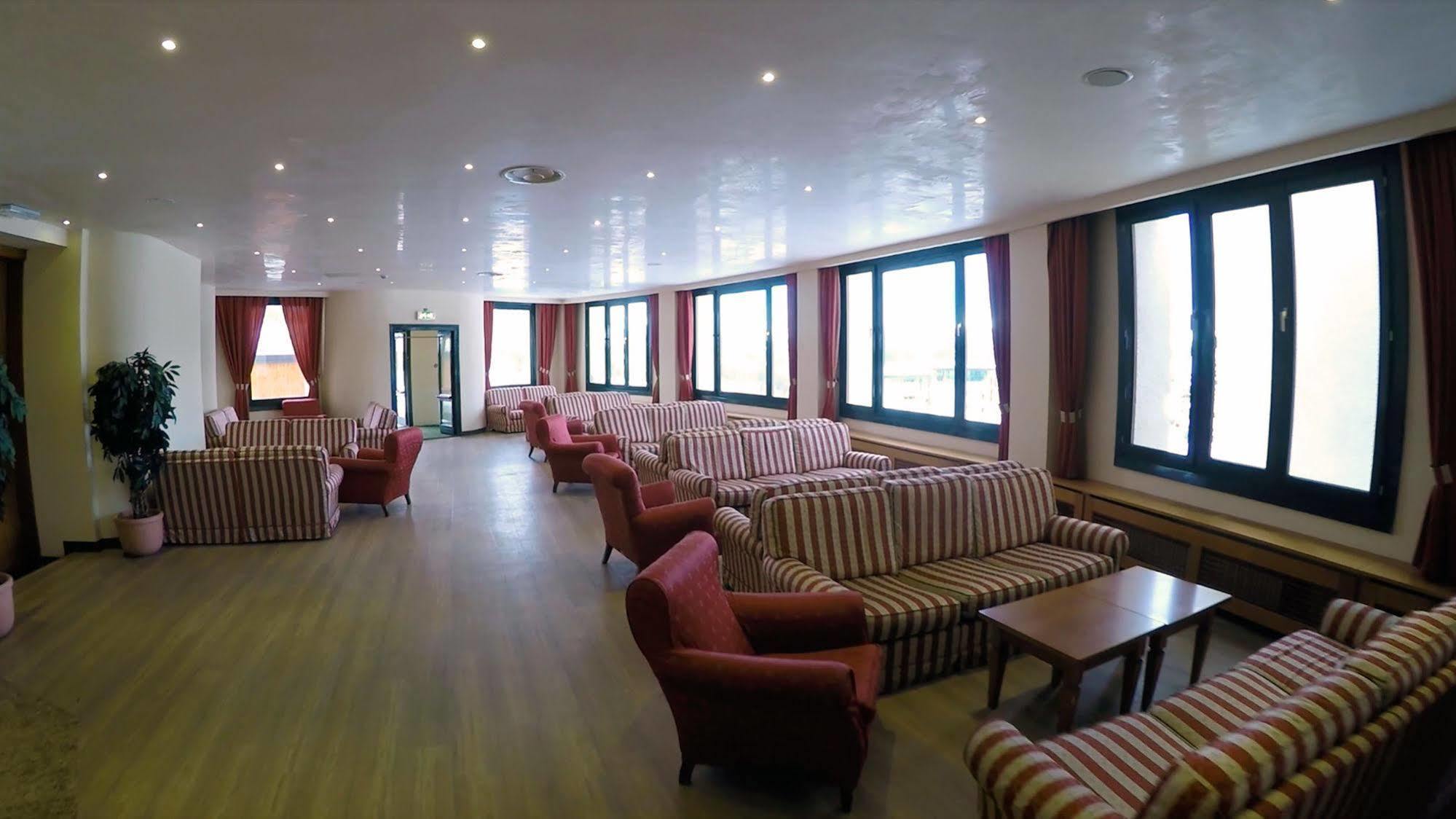 Grand Hotel Duchi D'Aosta Sestriere Exterior photo